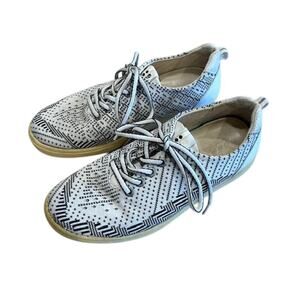 Ecco  White & Black Knit Pattern Hydromax Water Repellent Golf Shoes, size 37